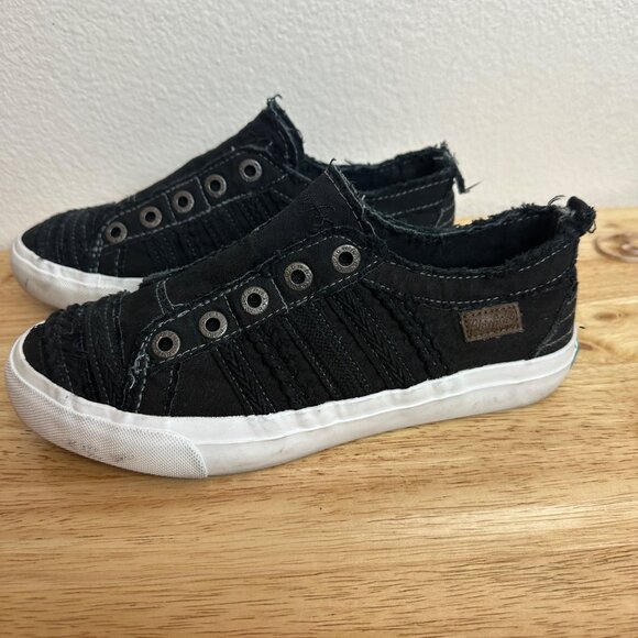 Blowfish Malibu Women's Slip-On Distressed Black Canvas Sneakers 7.0 - Picture 4 of 9